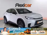 Usado Lexus LBX 136 CV (100 kW) 2025 Blanco SUV