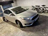Usado Ford Focus Trend 125 CV (91 kW) 2015 Gris / plata Berlina