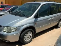 Usado Chrysler Grand Voyager 150 CV (110 kW) 2005 Gris / plata Monovolumen
