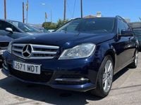 Usado Mercedes C180 120 CV (88 kW) 2013 Azul Familiar