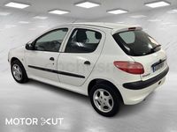 Usado Peugeot 206 90 CV (66 kW) 2004 Blanco Berlina