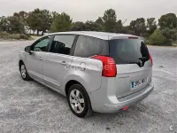 Usado Peugeot 5008 Allure 150 HP (110 kW) 2014 Cinzento Monovolume