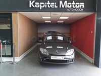 Usado Renault Laguna III Dynamique 130 CV (95 kW) 2009 Gris / plata Berlina