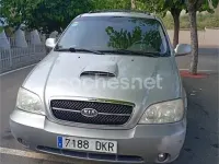 Usado Kia Carnival LX 144 CV (105 kW) 2005 Gris / plata Monovolumen