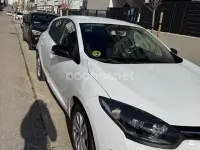 Usado Renault Mégane Bose Edition 110 CV (80 kW) 2015 Blanco Berlina