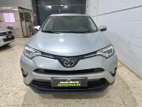 Käytetty Toyota RAV4 Advance 143 HP (105 kW) 2017 Harmaa Katumaasturi