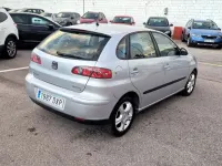 Usado Seat Ibiza 101 CV (74 kW) 2006 Gris / plata Utilitario