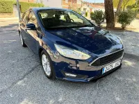Usado Ford Focus Trend 125 CV (91 kW) 2016 Azul Berlina