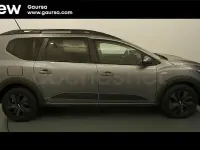 Usado Dacia Jogger Expression 100 CV (73 kW) 2025 Gris / plata Monovolumen