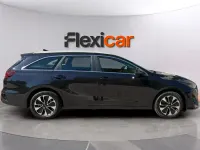 Usado Kia Ceed 141 CV (103 kW) 2025 Negro Utilitario