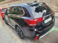 Usado Mitsubishi Outlander P-HEV 203 CV (149 kW) 2016 Negro SUV