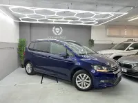 Usado VW Touran Advance 150 CV (110 kW) 2017 Azul Monovolumen