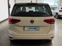 Usado VW Touran Edition 122 CV (89 kW) 2021 Blanco Monovolumen