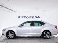 Usado Skoda Octavia 150 CV (110 kW) 2019 Plateado Berlina