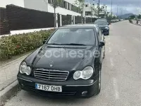 Usado Mercedes C220 Avantgarde 143 CV (105 kW) 2005 Negro Berlina