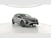 Käytetty Renault Clio V Techno 91 HP (66 kW) 2025 Harmaa Sedan