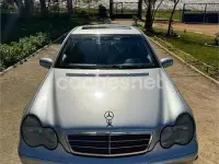 Usado Mercedes C200 Elegance 163 CV (119 kW) 2000 Gris / plata Berlina