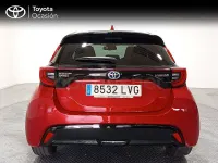 Usado Toyota Yaris Hybrid Plus 116 CV (85 kW) 2021 Rojo Berlina