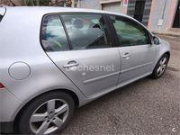 Usado VW Golf V Highline 105 CV (77 kW) 2007 Gris / plata Berlina