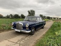 Usado Mercedes 200 109 CV (80 kW) 1985 Azul Berlina