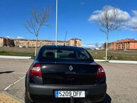 Usado Renault Mégane II Expression 80 CV (58 kW) 2005 Rojo Berlina