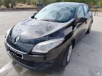 Usado Renault Mégane III Authentique 100 CV (73 kW) 2013 Negro Berlina