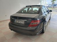 Usado Mercedes C220 Avantgarde 170 CV (125 kW) 2010 Gris / plata Berlina