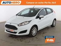 Usado Ford Fiesta Trend 82 CV (60 kW) 2015 Blanco Berlina