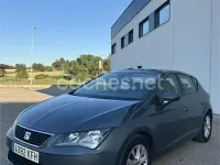 Usado Seat Leon Style 110 CV (80 kW) 2017 Gris / plata Berlina