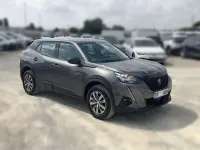 Usado Peugeot 2008 Active 110 CV (80 kW) 2022 Gris SUV