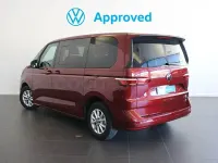 Usado VW Multivan 150 CV (110 kW) 2025 Rojo Monovolumen