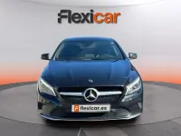 Usado Mercedes CLA220 Shooting Brake 170 CV (125 kW) 2019 Negro Familiar