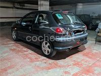 Usado Peugeot 206 90 CV (66 kW) 2002 Negro Berlina