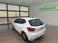 Usado Seat Ibiza Style Plus 110 CV (80 kW) 2022 Blanco Utilitario