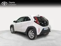 Usado Toyota Aygo X Play 72 CV (52 kW) 2024 Blanco SUV