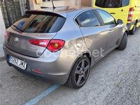 Usado Alfa Romeo Giulietta Super 120 CV (88 kW) 2016 Gris / plata Utilitario