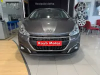 Usado Peugeot 208 Signature Sky 82 CV (60 kW) 2019 Gris / plata Utilitario