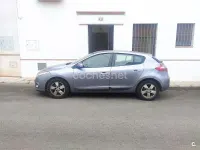Usado Renault Mégane Dynamique 105 CV (77 kW) 2008 Gris / plata Berlina