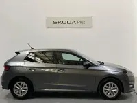 Usado Skoda Fabia Selection 115 CV (84 kW) 2025 Gris / plateado Berlina
