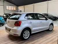 Usado VW Polo Sportline 90 CV (66 kW) 2014 Gris / plata Berlina