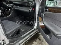 Usado Mercedes C220 Classic 125 CV (91 kW) 2001 Gris / plata Berlina