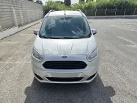 Usado Ford Tourneo Courier Trend 100 CV (73 kW) 2017 Blanco Monovolumen