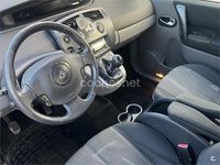 Begagnad Renault Scénic II Dynamique 105 HK (77 kW) 2005 Vit Minibuss