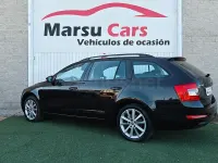 Usado Skoda Octavia Ambition 150 CV (110 kW) 2014 Negro Familiar