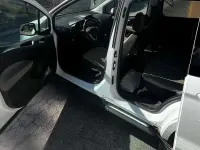 Usado Ford Tourneo Titanium 102 CV (75 kW) 2015 Blanco Van