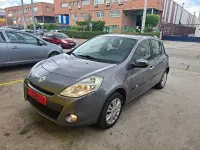 Usado Renault Clio IV Expression 75 CV (55 kW) 2012 Gris / plata Berlina