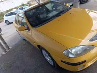Usado Renault Mégane Coupé Dynamique 105 CV (77 kW) 2001 Amarillo Coupe
