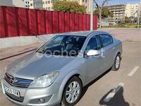 Usado Opel Astra Cosmo 100 CV (73 kW) 2009 Gris / plata Berlina