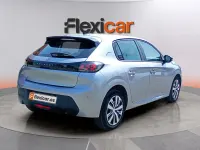 Usado Peugeot 208 Active 101 CV (74 kW) 2023 Gris Utilitario