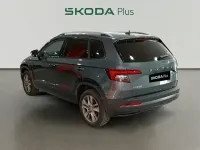 Usado Skoda Karoq Ambition 150 CV (110 kW) 2021 Gris SUV